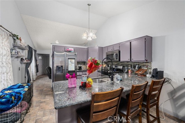 12325 Bellflower Court, Rancho Cucamonga CA: https://media.crmls.org/medias/48154e44-f7d6-41ec-a754-1cb712ace649.jpg