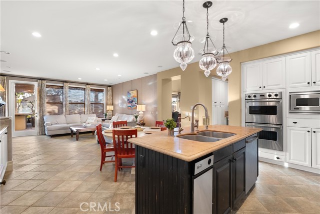 Detail Gallery Image 12 of 26 For 72 Victoria, Newport Beach,  CA 92660 - 4 Beds | 3 Baths