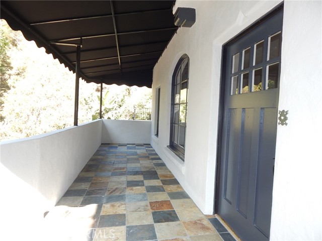 Detail Gallery Image 4 of 33 For 1764 Prospect Dr, Los Angeles,  CA 90046 - 2 Beds | 2 Baths