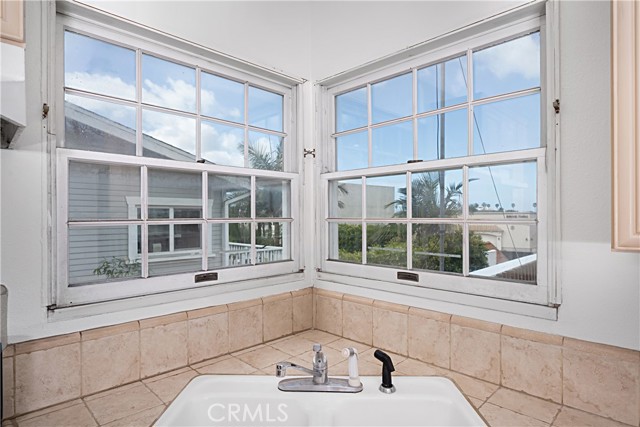 Detail Gallery Image 6 of 22 For 521 S Francisca Ave, Redondo Beach,  CA 90277 - – Beds | – Baths
