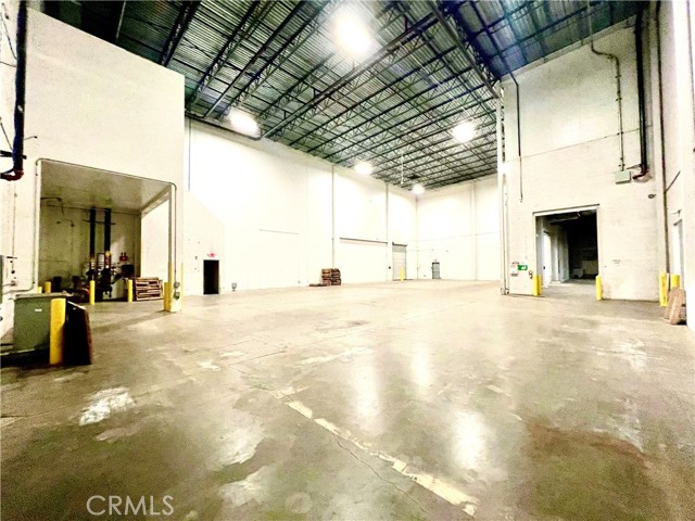 223 W B Street, Colton, California 92324, ,Commercial Lease,For Rent,223 W B Street,CRTR25088032