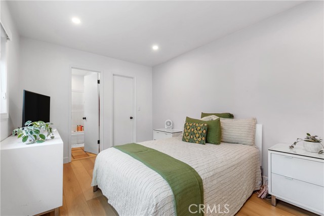 304 Larkspur Avenue, Corona del Mar CA: https://media.crmls.org/medias/4816e3fb-fb70-44e3-a303-4463be33c62c.jpg