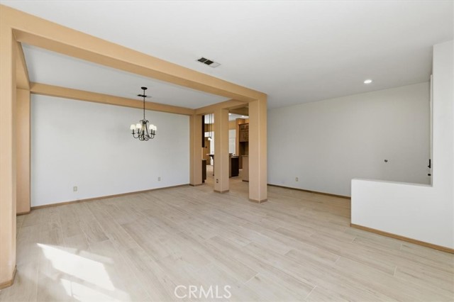 Detail Gallery Image 13 of 50 For 13747 Robinbrook Ct, Corona,  CA 92880 - 4 Beds | 2/1 Baths