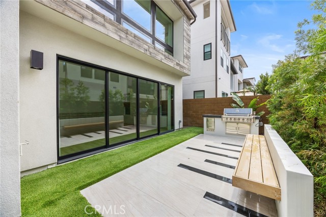 Detail Gallery Image 11 of 28 For 157 Creation St, Irvine,  CA 92618 - 5 Beds | 5 Baths