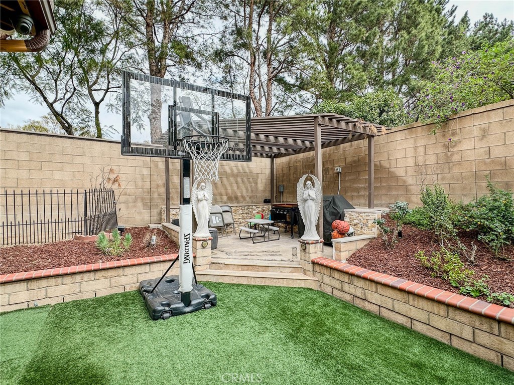 https://media.crmls.org/medias/48188a2c-8004-4508-8469-9dbb1c9d37ba.jpg?preset=X-Large