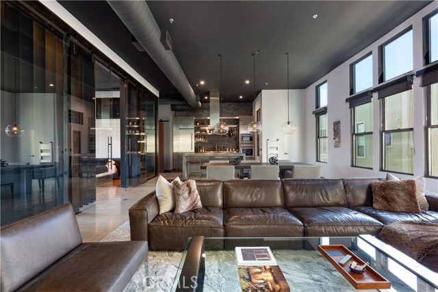 Detail Gallery Image 2 of 17 For 238 N Bush, Santa Ana,  CA 92701 - 2 Beds | 2 Baths