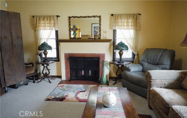 424 W 11th Street, Azusa CA: https://media.crmls.org/medias/481977af-7830-4a98-a33f-6e575508e77d.jpg
