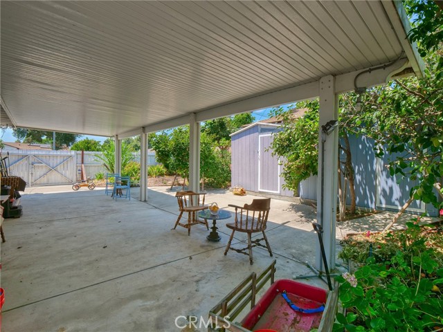 401 E Cherry Avenue, Monrovia CA: https://media.crmls.org/medias/481a001b-4276-4dde-aa1f-5f77fab82e6a.jpg
