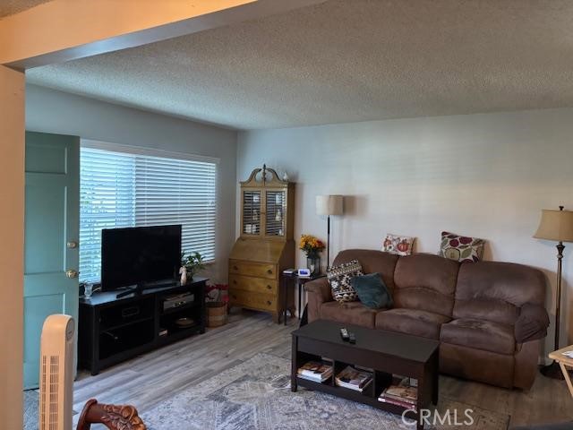 Detail Gallery Image 13 of 14 For 21011 Cohasset St, Canoga Park,  CA 91303 - 4 Beds | 2 Baths