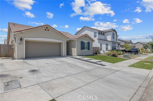 Detail Gallery Image 3 of 41 For 3531 E Laura Ct, Visalia,  CA 93292 - 3 Beds | 2 Baths