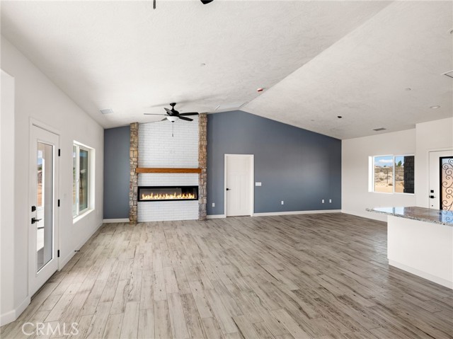 16944 Pauhaska Road, Apple Valley CA: https://media.crmls.org/medias/481a6d38-20f1-4ecd-bf31-f90fb2731e49.jpg