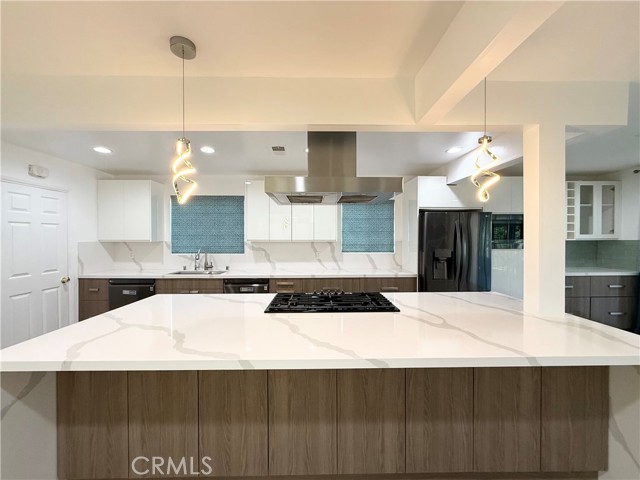 Detail Gallery Image 13 of 39 For 23233 Vanowen St, West Hills,  CA 91307 - 3 Beds | 2 Baths