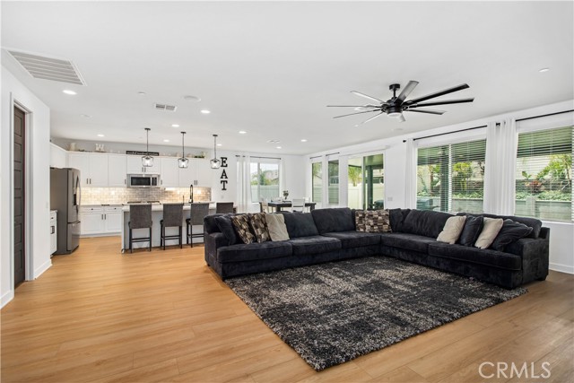 29427 Studio Drive, Menifee CA: https://media.crmls.org/medias/481bb17c-966e-4a68-9b3f-f78e395b147a.jpg