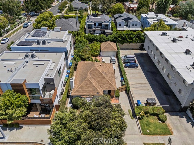 4180 Tujunga Avenue, Studio City CA: https://media.crmls.org/medias/481cfc6a-b55b-435a-9d44-ed3fa5428bd7.jpg
