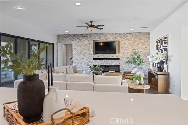 Detail Gallery Image 13 of 64 For 24910 Old Stone Way, Stevenson Ranch,  CA 91381 - 5 Beds | 5 Baths