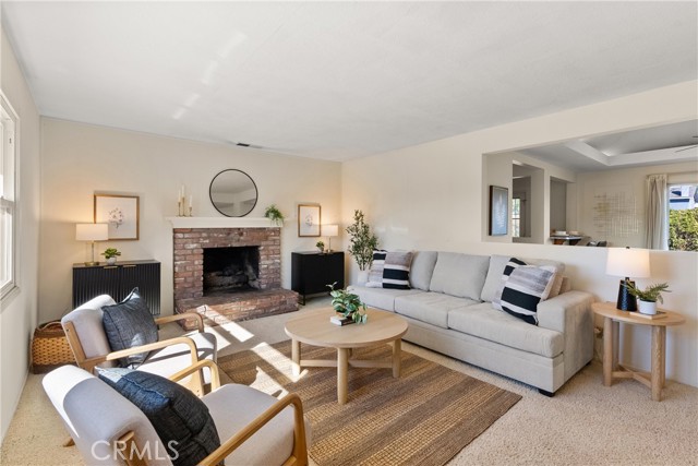 Detail Gallery Image 4 of 34 For 8342 Fontainbleau Way, Cypress,  CA 90630 - 3 Beds | 2 Baths