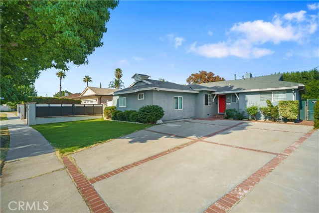Detail Gallery Image 3 of 48 For 6916 Claire Ave, Reseda,  CA 91335 - 4 Beds | 3 Baths