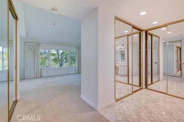 Detail Gallery Image 24 of 38 For 17 Sea Island Dr, Newport Beach,  CA 92660 - 2 Beds | 2/1 Baths