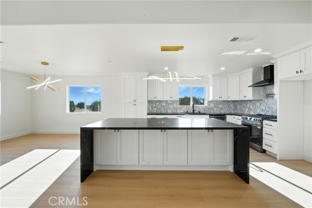 15658 Wells Fargo Street, Hesperia CA: https://media.crmls.org/medias/4820474f-7e14-4f27-9736-e4f42fdb2a12.jpg
