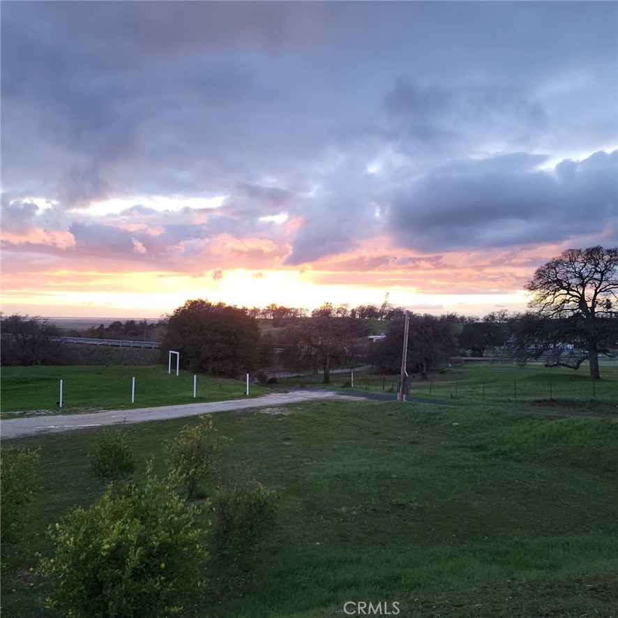 https://media.crmls.org/medias/4820fb66-9ddb-4788-9dc0-ec245be8f447.jpg?preset=X-Large
