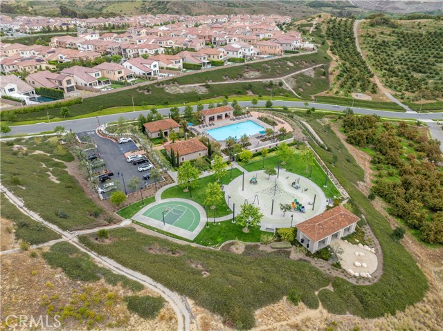 166 Villa Rdg, Irvine CA: https://media.crmls.org/medias/48212167-bbad-4b0a-843d-0a3ab6c1a559.jpg