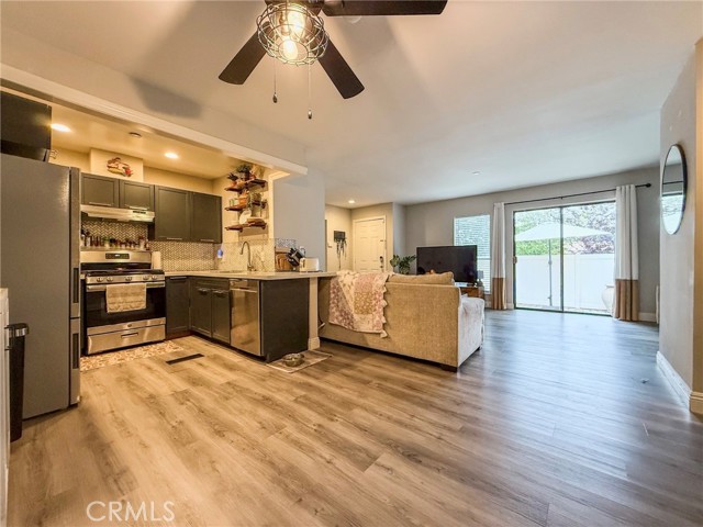 25755 Via Lomas, Laguna Hills CA: https://media.crmls.org/medias/4821ac82-7d22-4ca4-9113-98c0b6ee3c9d.jpg