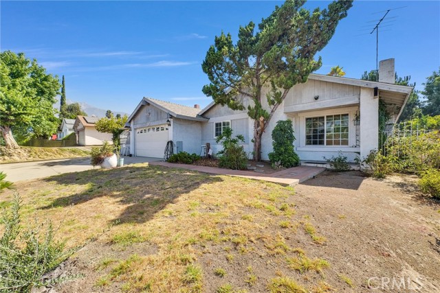 6765 Jadeite Avenue, Rancho Cucamonga CA: https://media.crmls.org/medias/48224634-a3aa-44fc-ba4e-1509499f9d0f.jpg