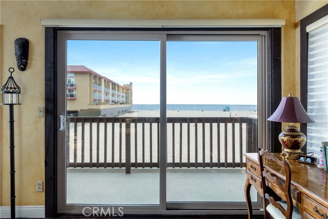 8 The Strand, Hermosa Beach, California 90254, 2 Bedrooms Bedrooms, ,2 BathroomsBathrooms,Residential,Sold,The Strand,SB21119175