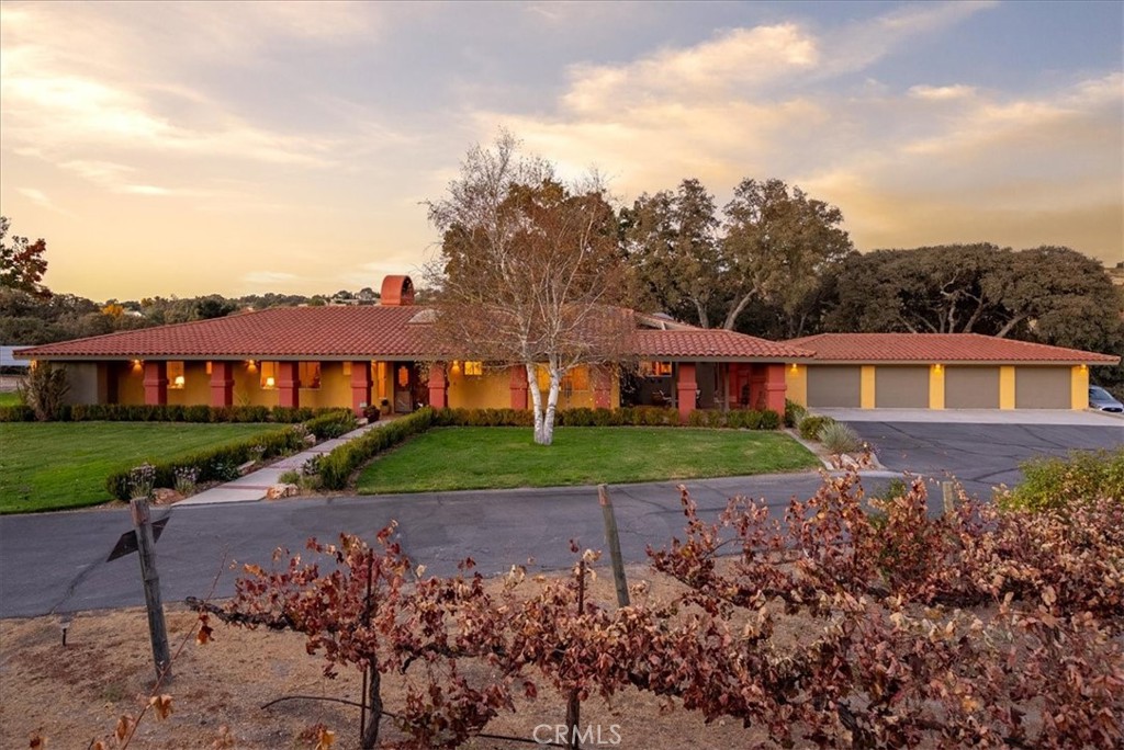 1680 S River Road, Paso Robles, CA 93446