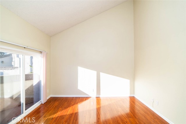 Detail Gallery Image 9 of 28 For 923 Lombard Ct, Costa Mesa,  CA 92626 - 3 Beds | 2/1 Baths