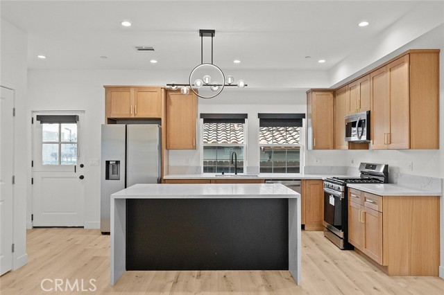 Detail Gallery Image 8 of 29 For 6747 Pickering #B,  Whittier,  CA 90601 - 3 Beds | 2/1 Baths