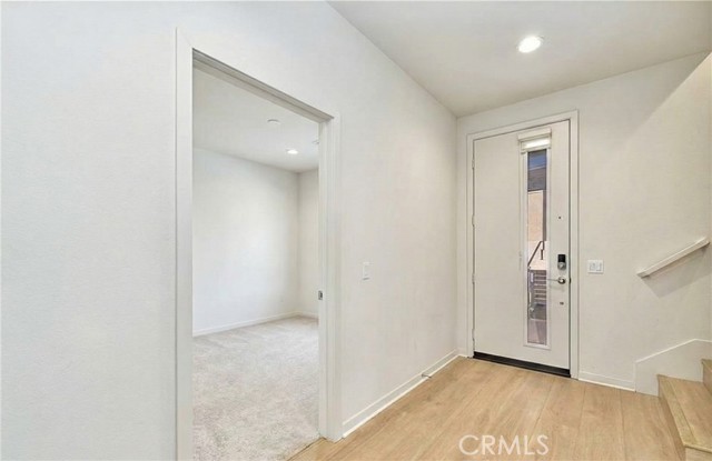 Detail Gallery Image 4 of 11 For 126 Novel, Irvine,  CA 92618 - 3 Beds | 3/1 Baths