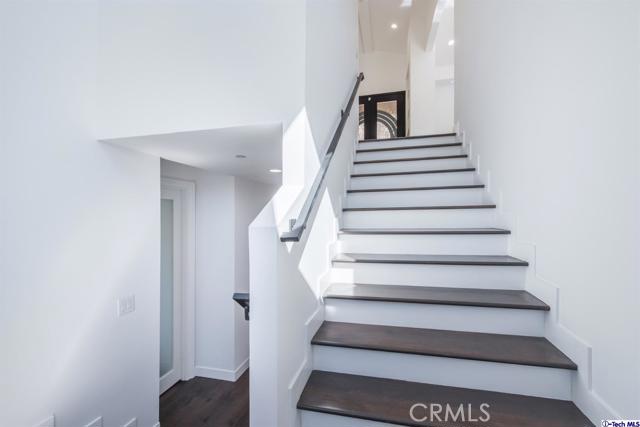 4 Bed Home for Sale in Los Angeles, California