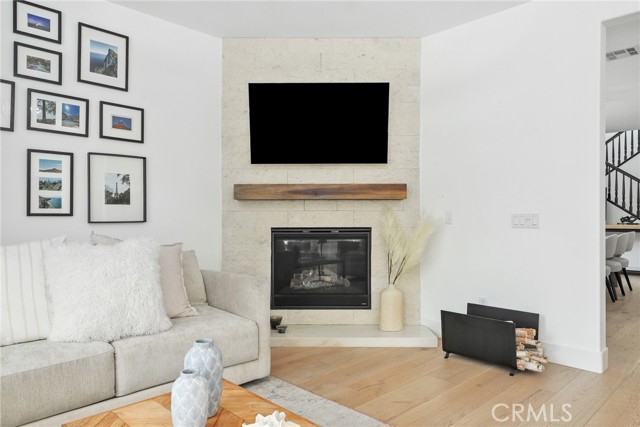 24229 La Montura Drive, Valencia CA: https://media.crmls.org/medias/48254737-6275-4ef0-b5be-9cc9326fd6a3.jpg