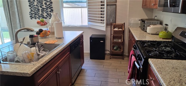 Detail Gallery Image 12 of 29 For 17190 Pioneer, San Bernardino,  CA 92407 - 3 Beds | 2/1 Baths