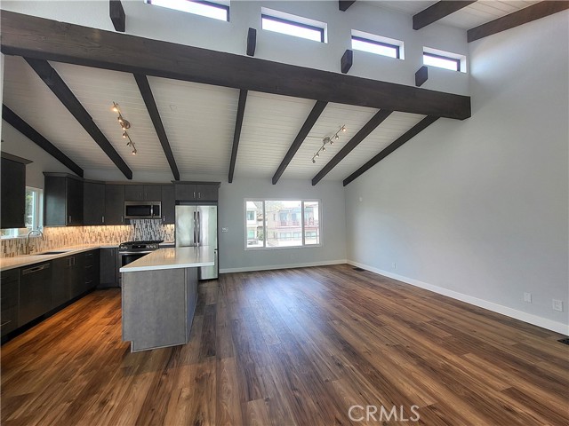 Detail Gallery Image 10 of 37 For 161 Monterey a,  Hermosa Beach,  CA 90254 - 3 Beds | 2/1 Baths
