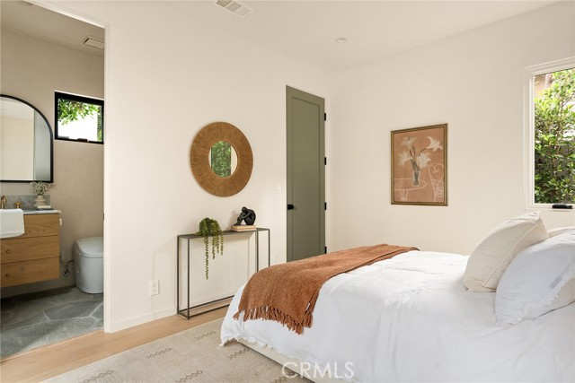 Detail Gallery Image 28 of 40 For 4935 Agnes Ave, Valley Village,  CA 91607 - 5 Beds | 3 Baths