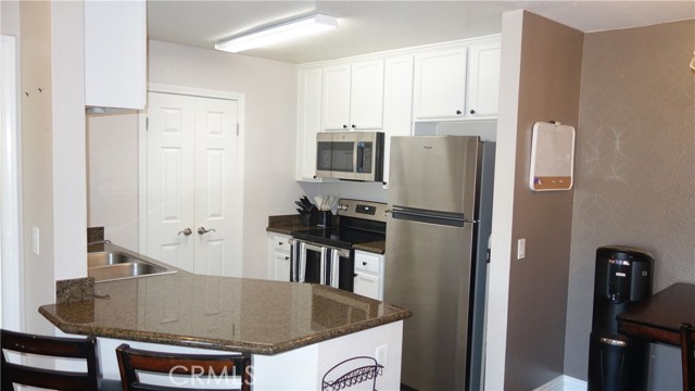 Detail Gallery Image 4 of 10 For 2400 Del Mar Way #201,  Corona,  CA 92882 - 2 Beds | 2 Baths