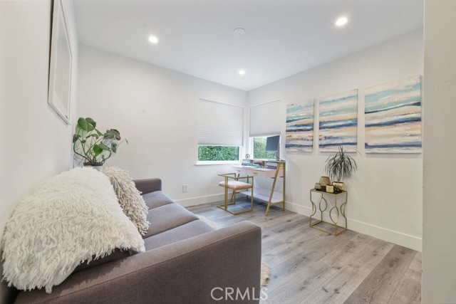 Detail Gallery Image 15 of 21 For 4434 Santa Monica Ave, San Diego,  CA 92107 - 4 Beds | 3 Baths