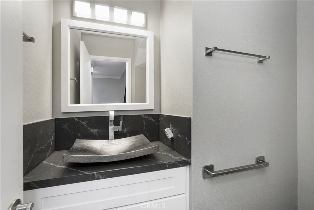 MLS #OC25247447 image #14