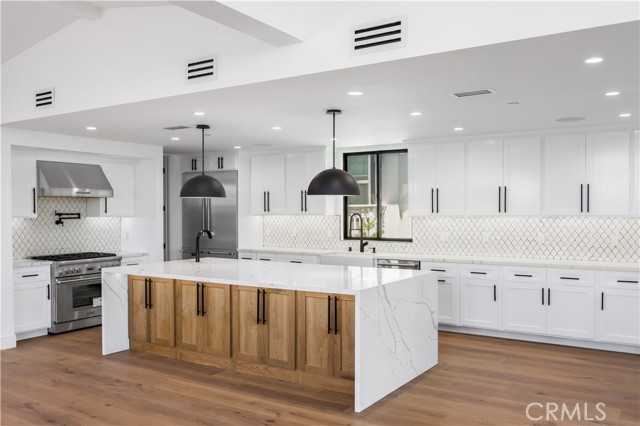 926 17th St, Hermosa Beach CA: https://media.crmls.org/medias/4829c022-6948-4492-b3d0-bd176d434409.jpg