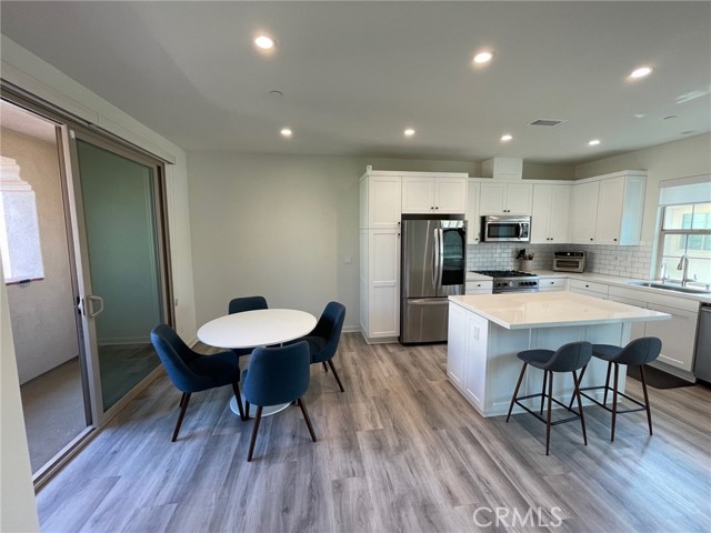 Detail Gallery Image 8 of 29 For 152 Elkhorn, Irvine,  CA 92618 - 2 Beds | 2/1 Baths