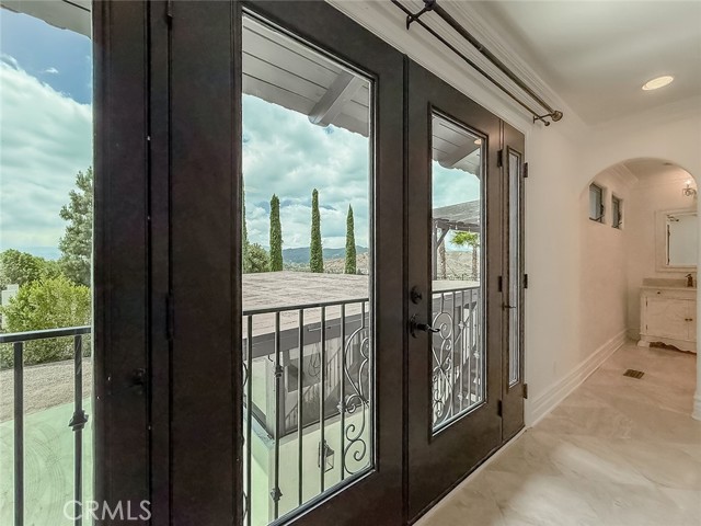 567 Lone Oak Drive, Thousand Oaks CA: https://media.crmls.org/medias/482b04fc-7eb6-482e-944c-f8deacb8bbd3.jpg