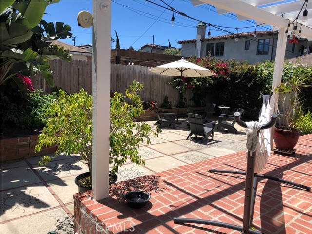 636 23rd Street, Manhattan Beach, California 90266, 4 Bedrooms Bedrooms, ,2 BathroomsBathrooms,Residential,Sold,23rd,SB21125947