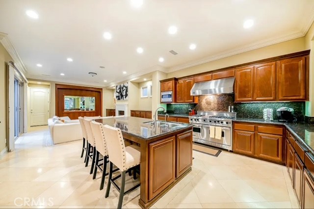 Detail Gallery Image 9 of 34 For 225 11th St, Huntington Beach,  CA 92648 - 4 Beds | 4/1 Baths
