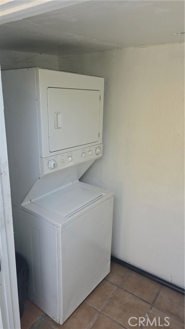 Detail Gallery Image 8 of 12 For 6179 Oak Crest, Los Angeles,  CA 90042 - 2 Beds | 1 Baths