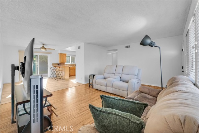 Detail Gallery Image 7 of 35 For 16572 Patricia Ln, Huntington Beach,  CA 92647 - 4 Beds | 2 Baths