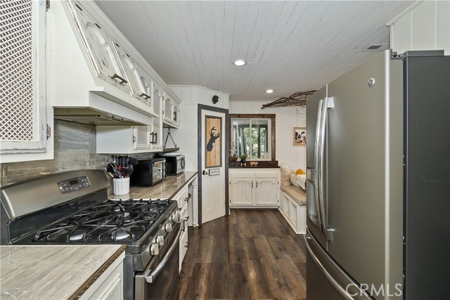 Detail Gallery Image 20 of 42 For 533 Sunderland, Lake Arrowhead,  CA 92352 - 3 Beds | 3/1 Baths