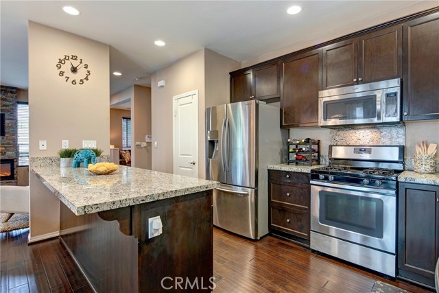 Detail Gallery Image 6 of 31 For 12001 Rock Creek Ct, Hawthorne,  CA 90250 - 4 Beds | 3 Baths