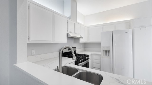 13115 Sunnybrook Circle, Garden Grove CA: https://media.crmls.org/medias/483015bd-f0f2-4396-8693-a6a03cd15e1c.jpg